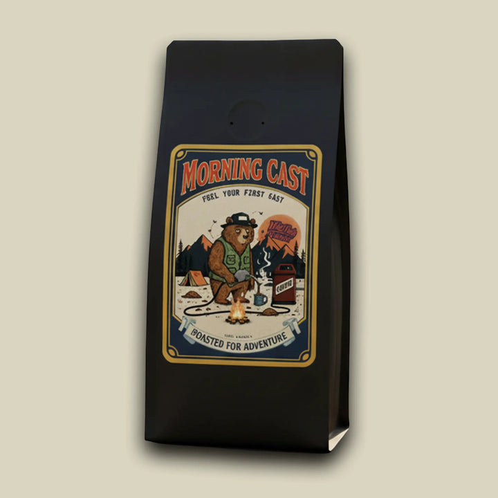 Kawa Morning Cast Wild Fish Stories 250 g mielona, opakowanie kawy outdoorowej do parzenia w kamperze, namiocie i nad wodą, kawa dla wędkarzy i miłośników outdooru, Fuel Your First Cast